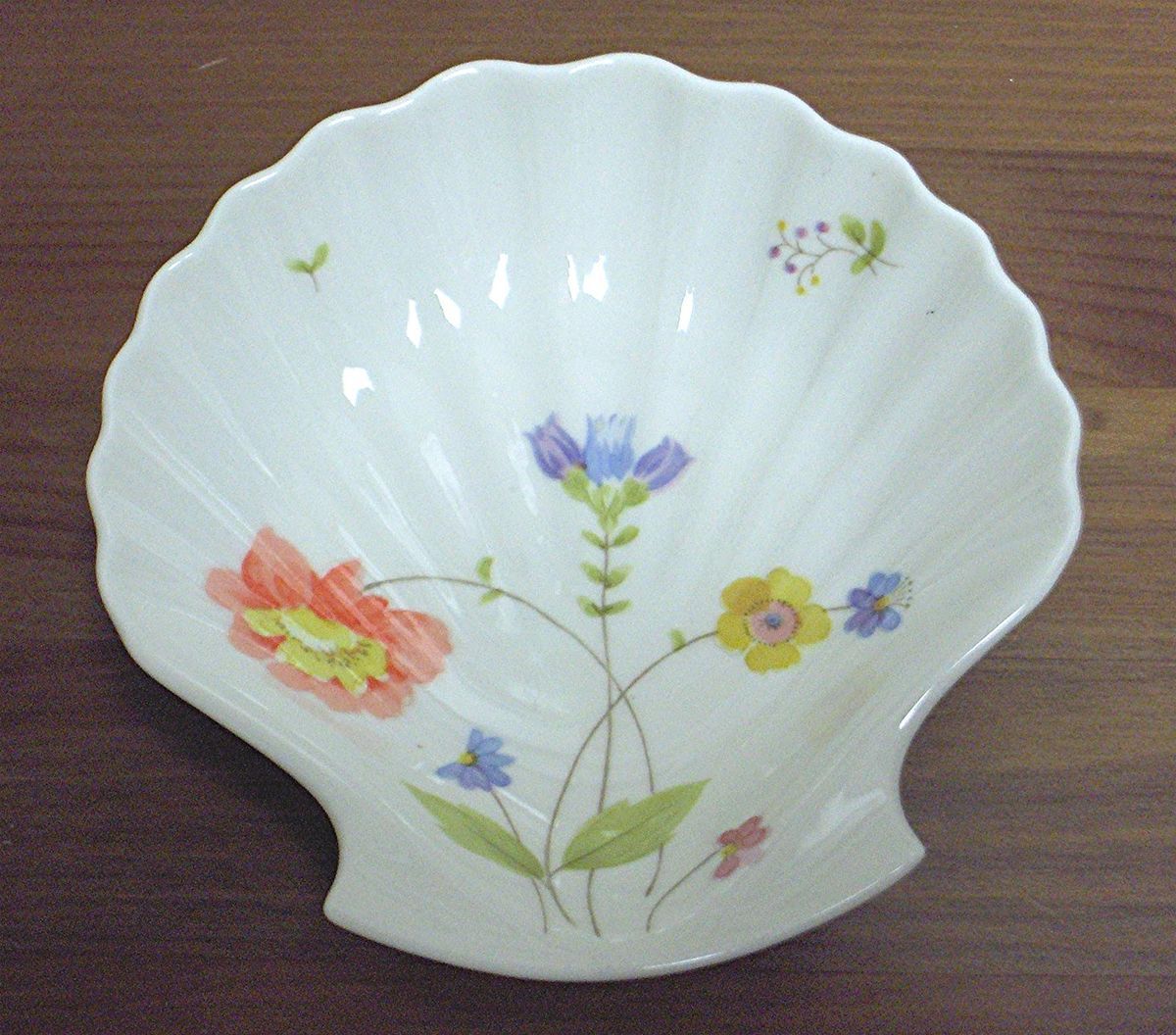 JUST FLOWERS MIKASA BONE CHINA A4 182 NARUMI JAPAN SHELL SHAPED DISH 