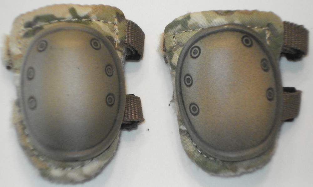   BBI Toys Army SF Beret Joe Brennan Multicam Camo Kneepads 15