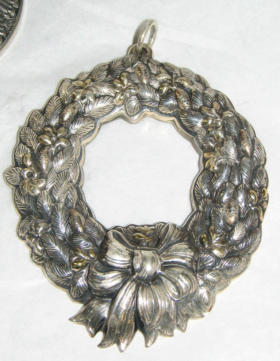 BUCCELLATI SILVER CHRISTMAS ORNAMENT WREATH 1991