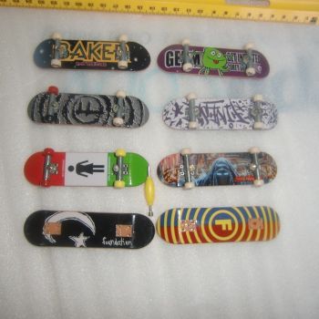 Tech Deck Skateboard Fingerboard 8 PC Lot Tool Boards Wheels Baker 
