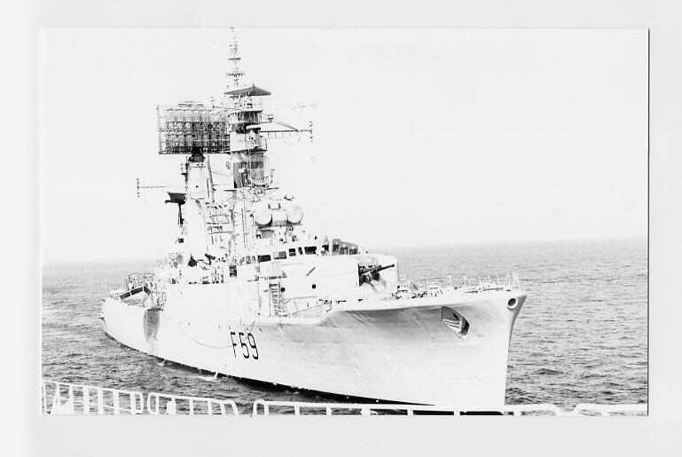 na2774 hms chichester f59 from rfa tidespring photo this is a 