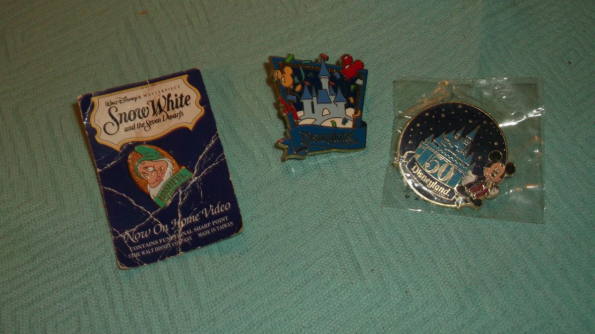 Bashful Pin 2010 Disneyland Resort Disneyland 50 Lot of 3 Disney Pins