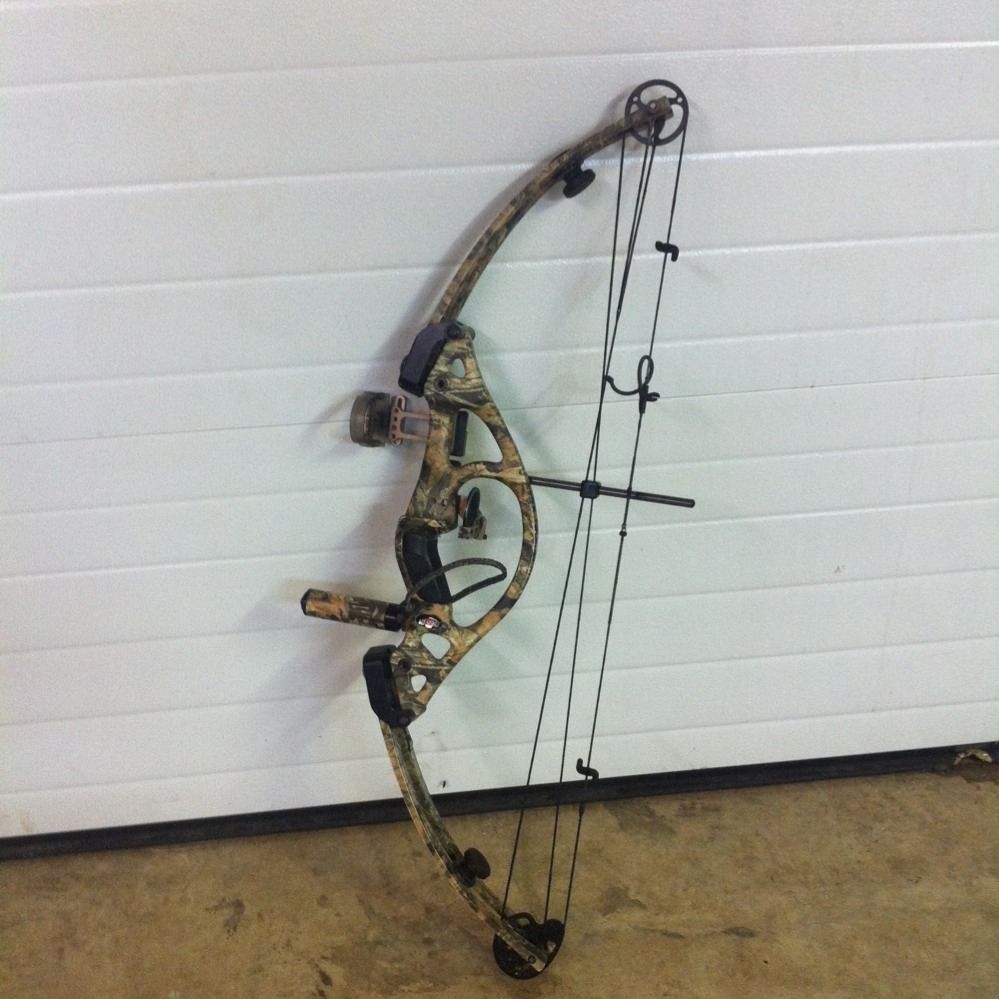 Hoyt ZR200 Compound Bow with Accessories