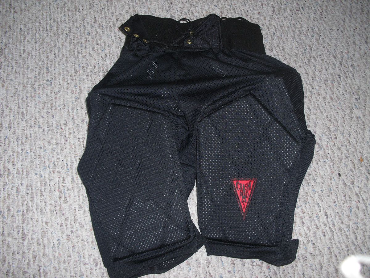 Brand New Crash Pads XL Hockey Shorts Sports Protective Gear