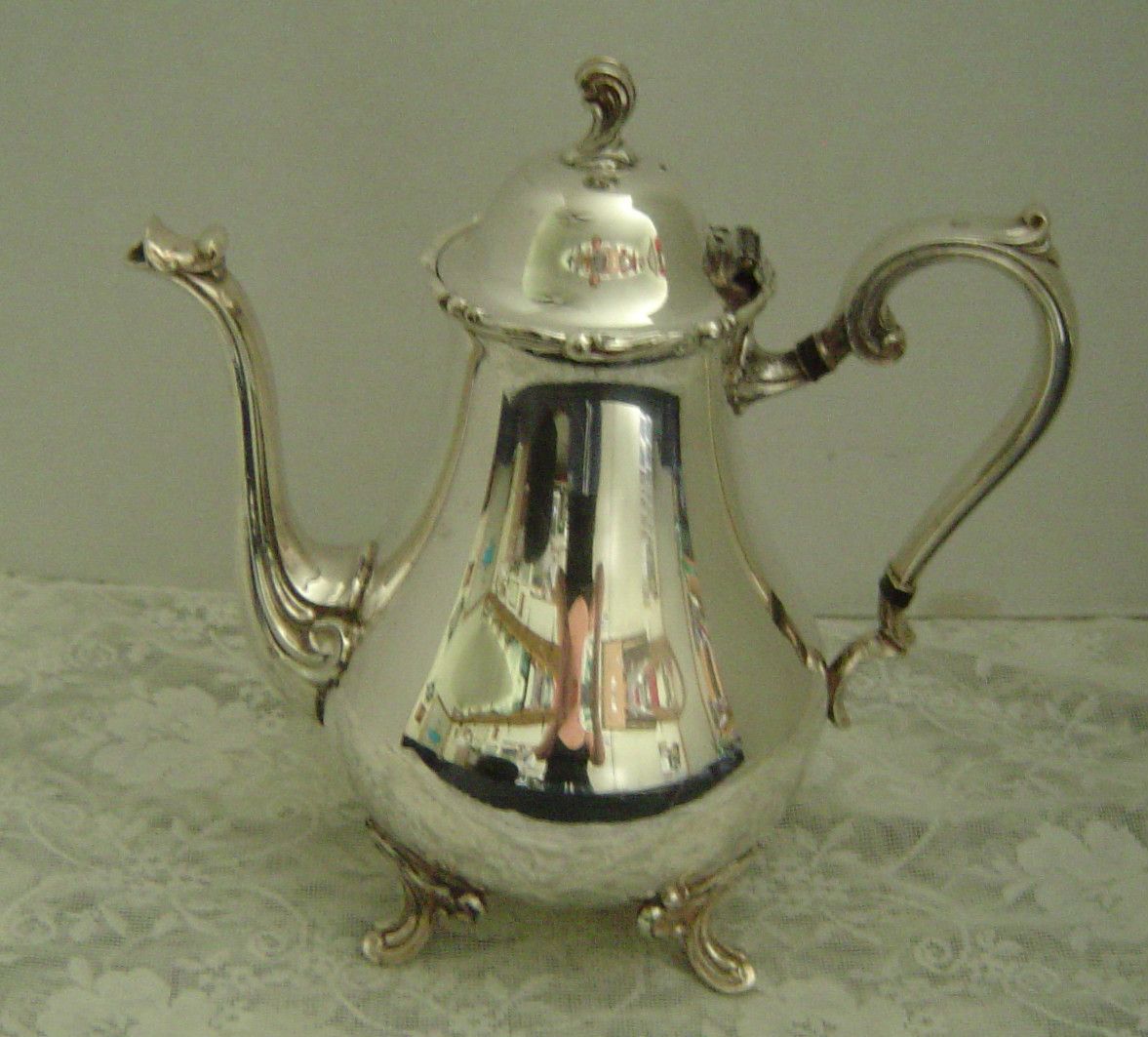 VINTAGE WEBSTER WILCOX INTERNATIONAL SILVER CO COFFEE TEA POT