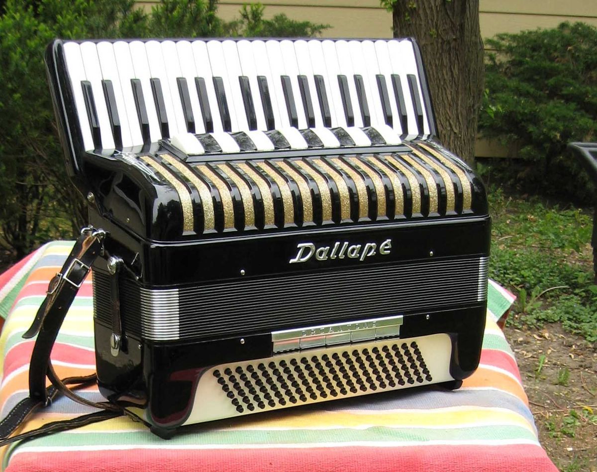 DALLAPE ORGANTONE PROFESSIONAL ACCORDION, DOUBLE TONE CHAMBER