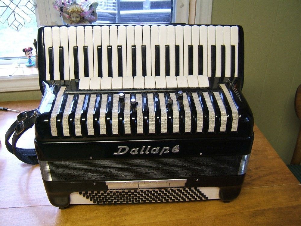 Dallape Artist LV Accordion Accordian