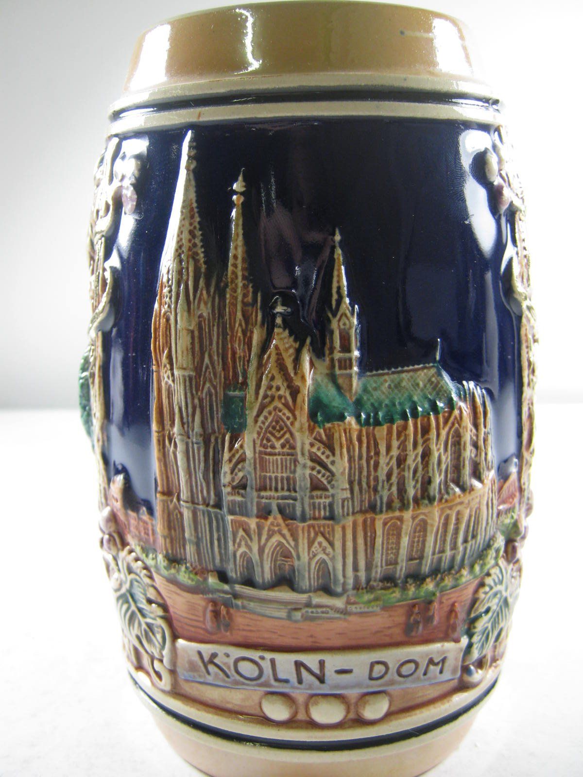 Gerz Stein w German Koln Bonnbundeshaus Drachenfels