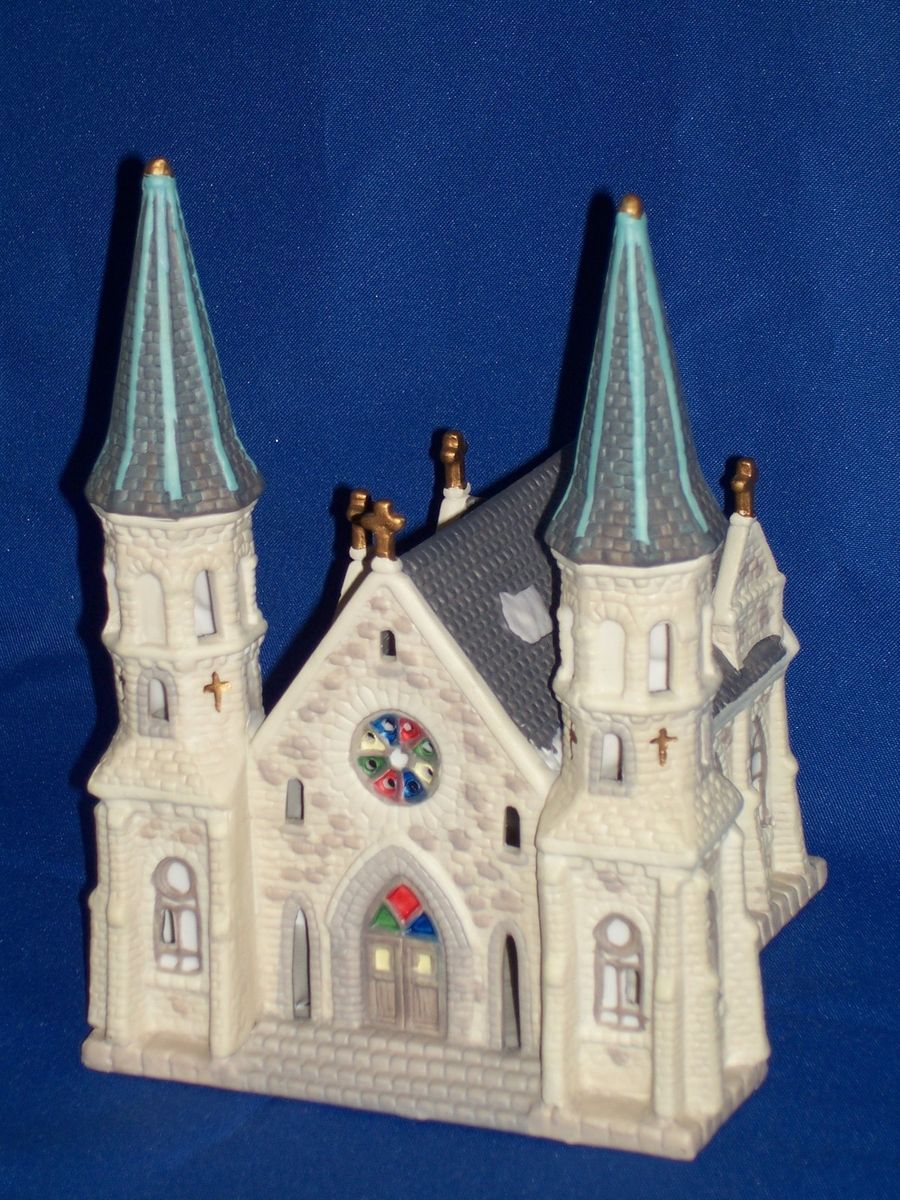 Dickens Keepsake Lighted Porcelain Christmas Village Church