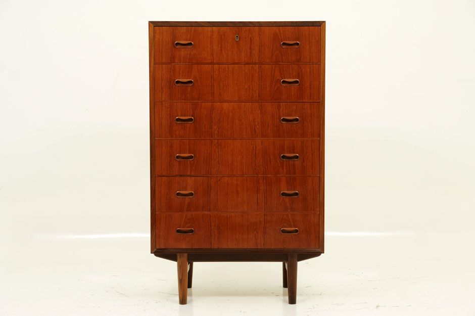  drawers or highboy dresser in teak dating from the 60 s this dresser