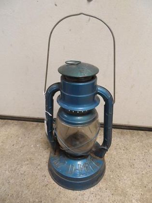Dietz No. 2 D Lite Blue Kerosene Lantern, Excellent condition