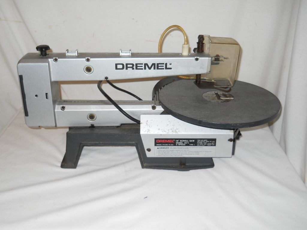 Used   Dremel   16   Scroll Saw   Model # 1671   2 Speed   Type 1  