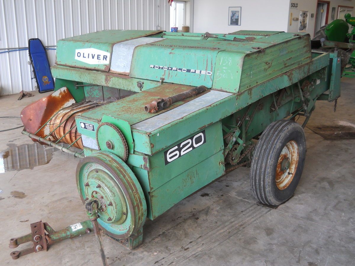  Oliver 620 Square Baler