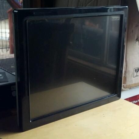 ELO TouchSystems Tyco 19 LCD Touch Screen Monitor ET1947L 8CWA 1 G