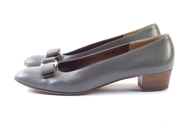 Salvatore Ferragamo Gray Vara Bow Pumps 10