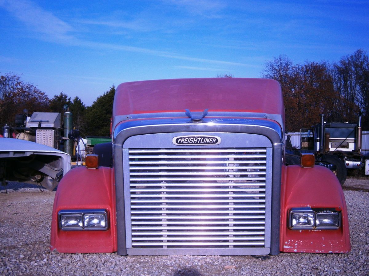 Hood Freightliner Classic 132 71 Vin 844734