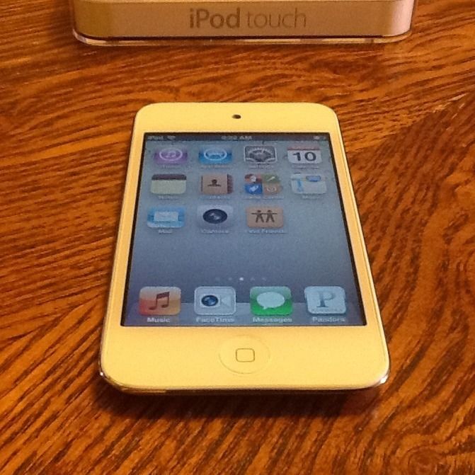 Apple iPod Touch 4th Generation White 32 GB