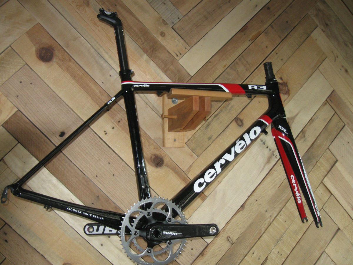 Cervelo 2011 R3 Frame Set with BB Right Cranks