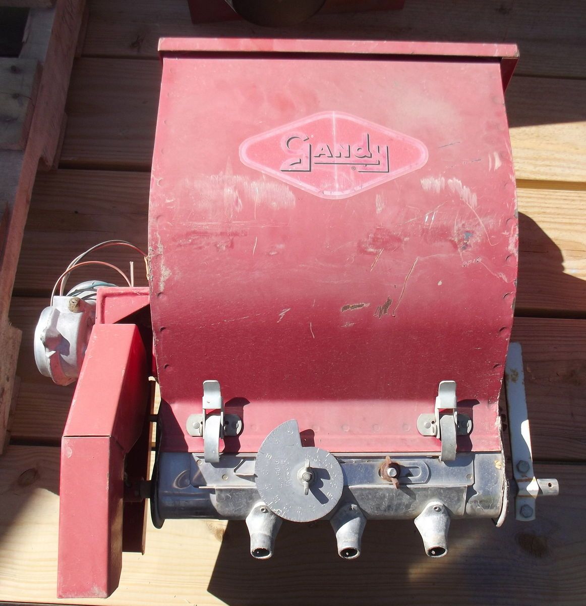 Gandy Model M903 3 Outlet Applicator with 12V Motor