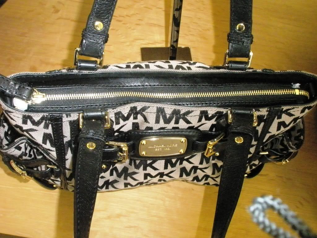 Michael Kors Gansevoort LG Satchel Handbag MK Sig Black