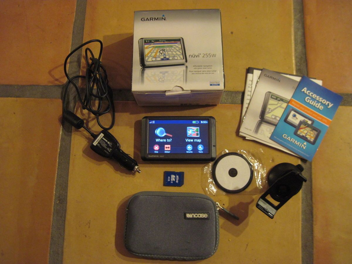 Garmin Nuvi 255W Automotive GPS Receiver with Accessories