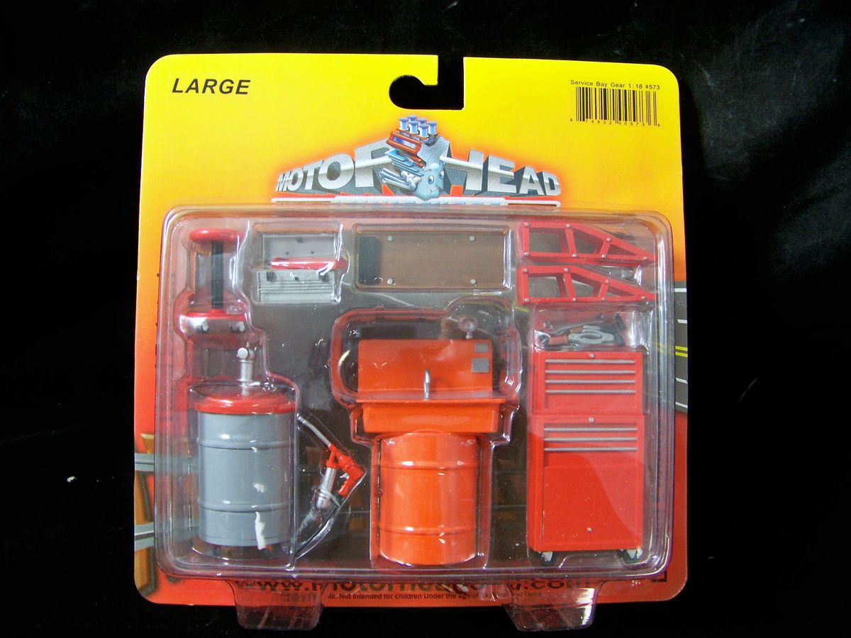 18 Motorhead Miniatures Service Bay Gear 24 Piece Garage Shop Tool