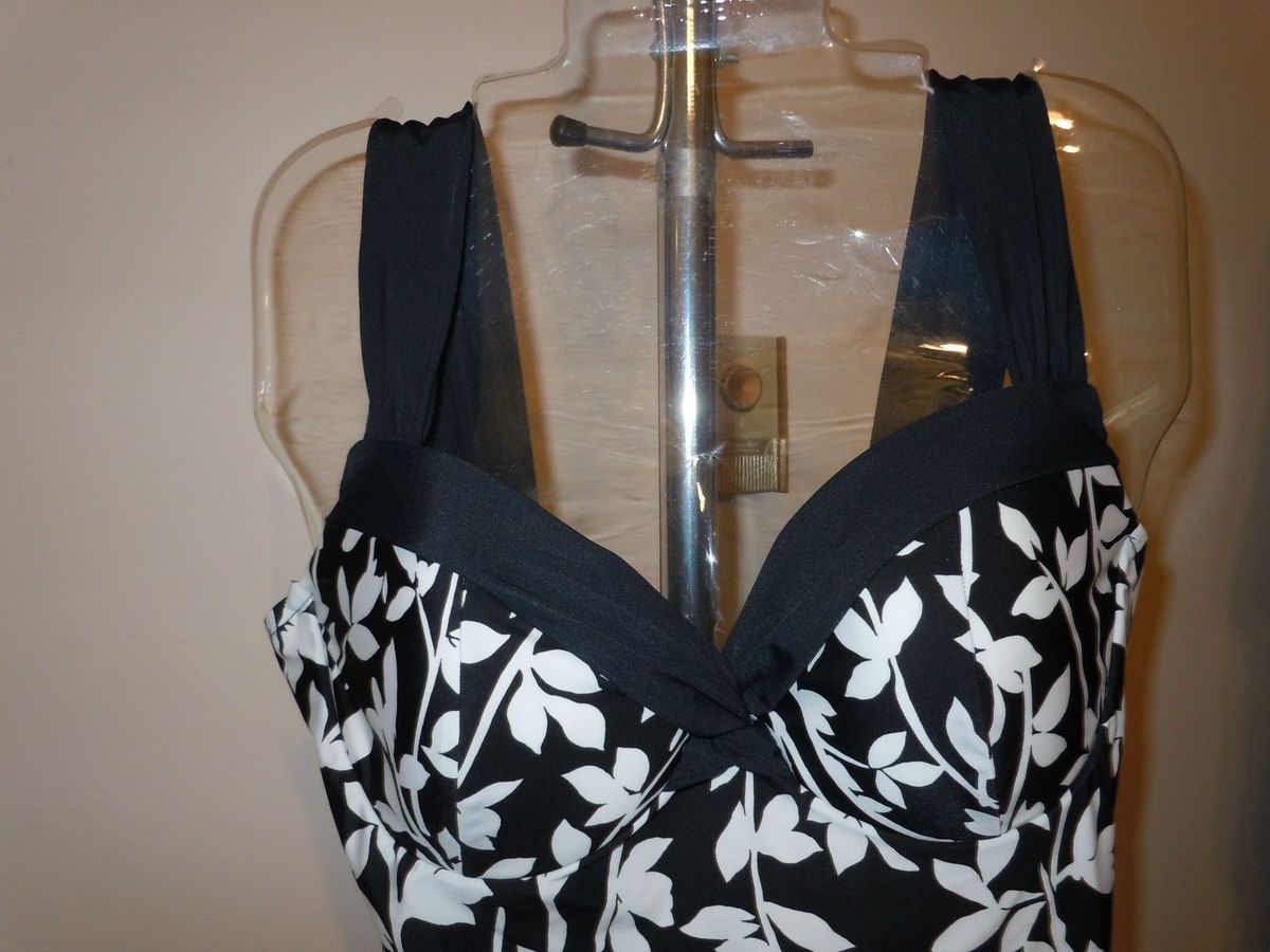 ladies size 20W one piece Trimshaper Black & white Underwire Bra