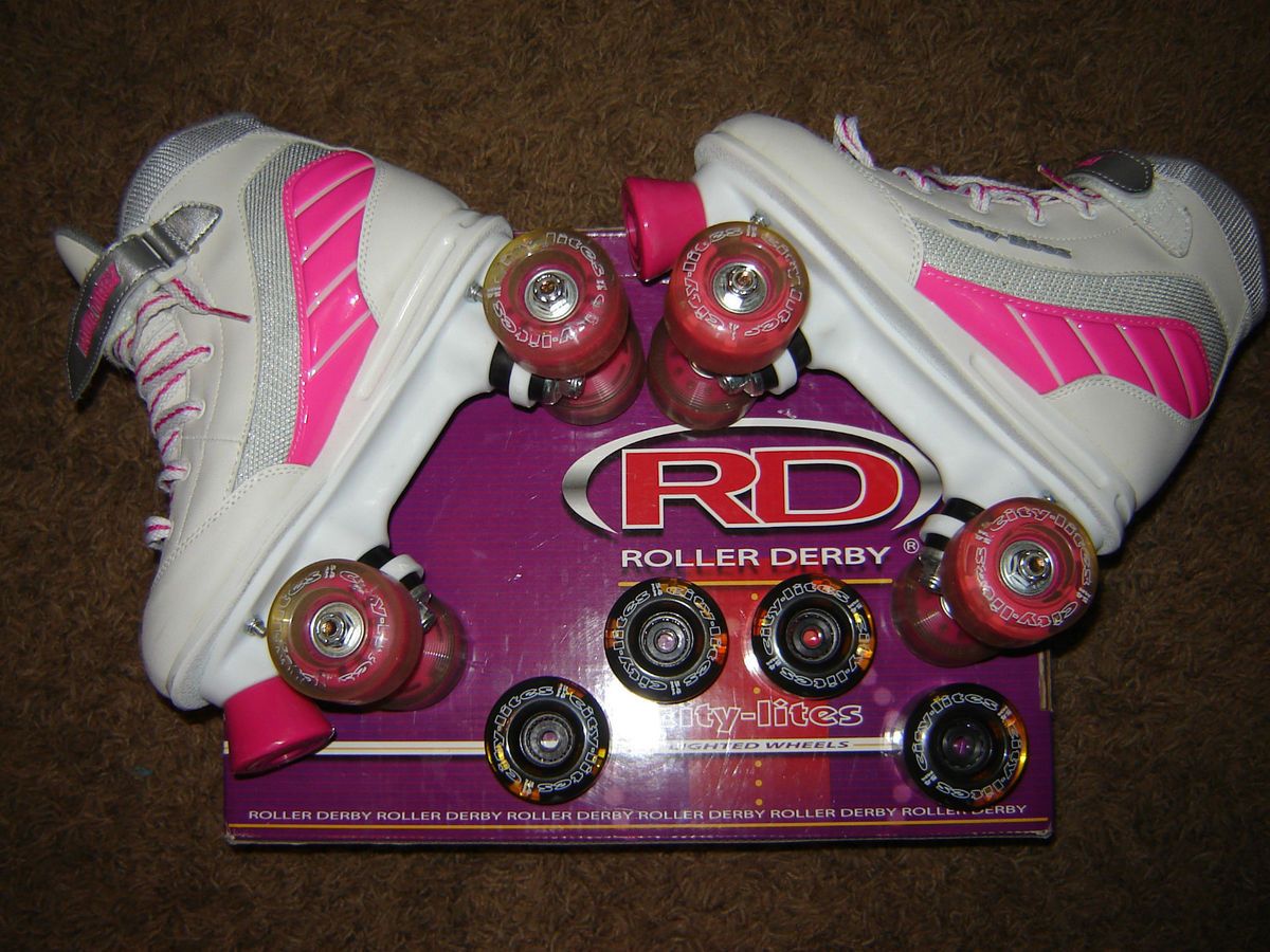 Girl Size 4 Roller Derby City Lites Light Up Skates