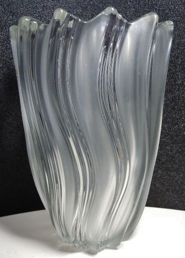 RENE LALIQUE VASE Circa 1930s Unique Piece SIGNED ART DECO CRYSTAL