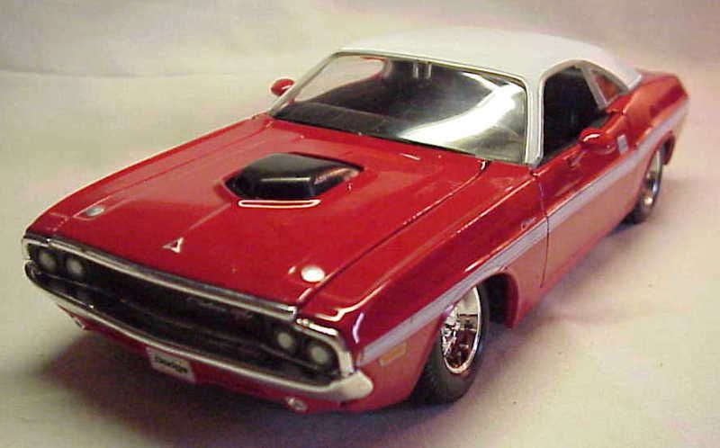 1970 Dodge Challenger RT Coupe Red 1 24 Diecast