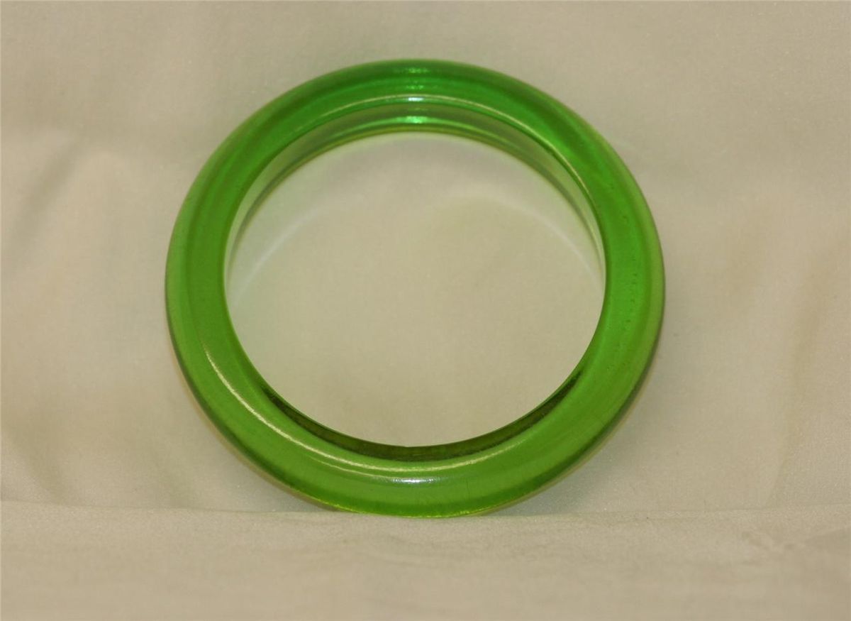 Bakelite Vintage Translucent Prystal Green Bracelet