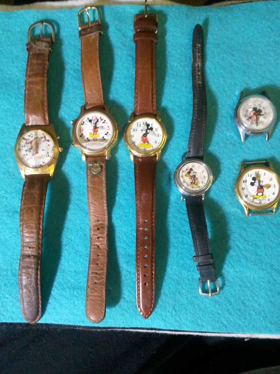 Vintage Lot of 6 Watches 4 Mickey Mouse 1 Minnie Mouse 1 Taz