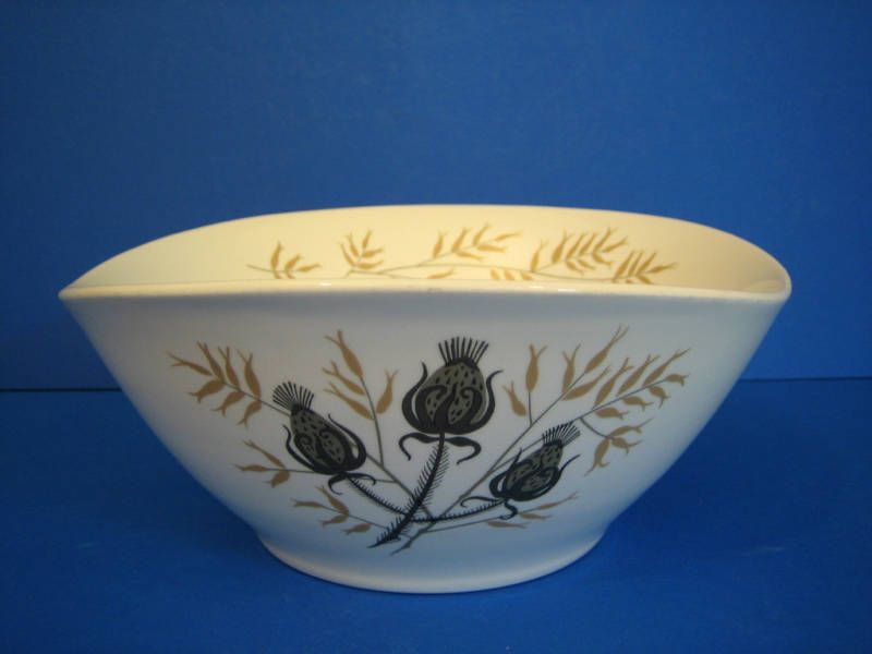 Fascination Universal Potteries Highland Serving Bowl