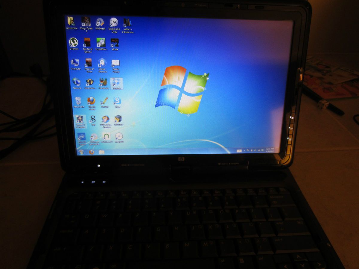 HP TouchSmart TX2 1025 Tablet PC Convertible with Windows 7 Ultimate