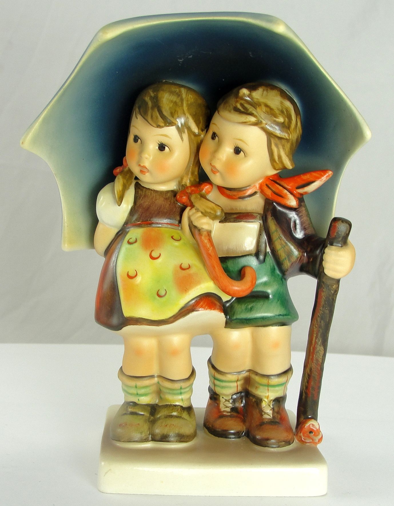 Hummel Figurine Stormy Weather #71 TMK 6 Missing Bee Sculptor Reinhold