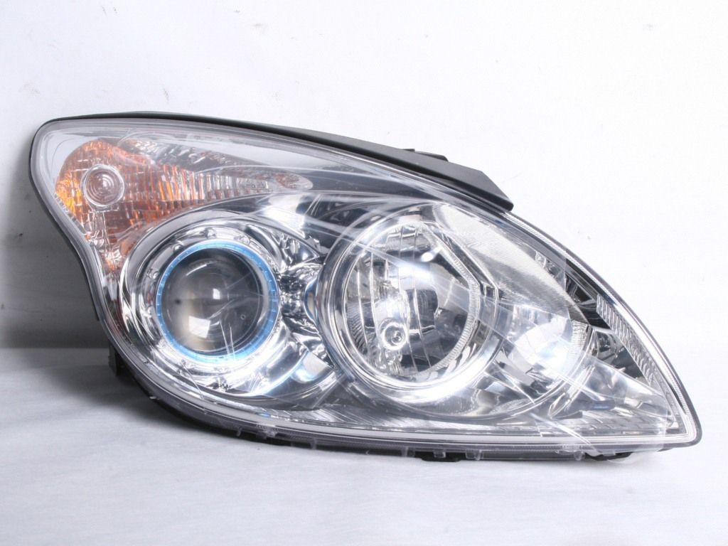 08 10 Hyundai I30 Right Headlight