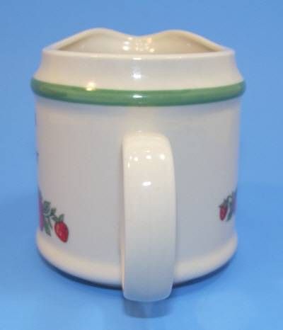  leaves adorn this delightful creamer approx 3 25 high x 3 25 diameter