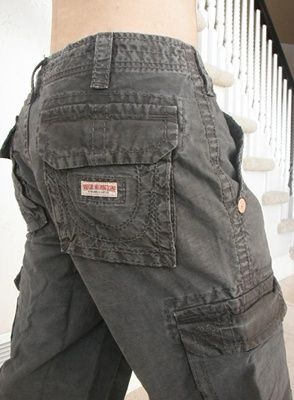 are bidding on a brand new, 100% authentic True Religion mens Isaac