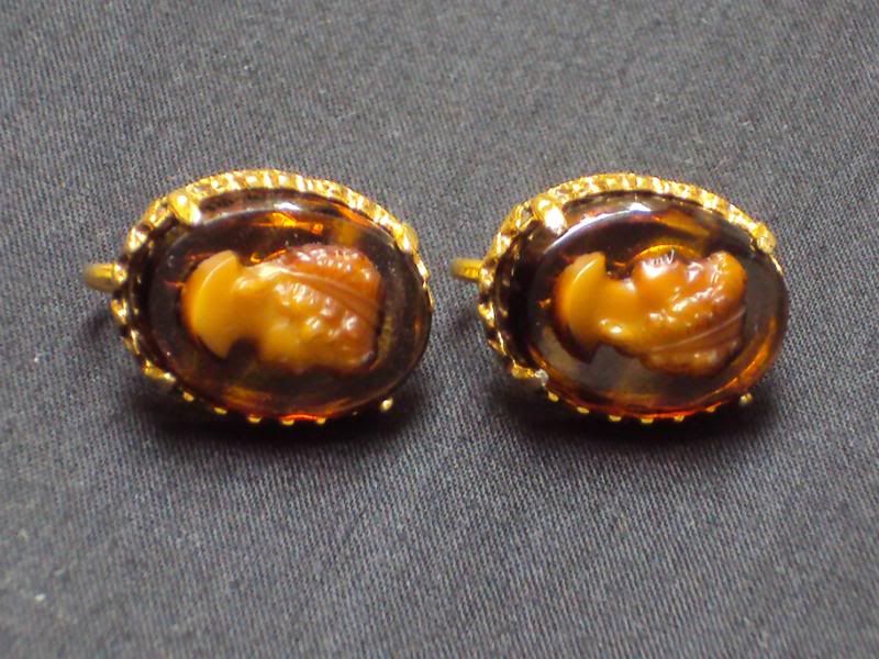 Vintage Florenza Rootbeer Glass Cameo Clip on Earrings