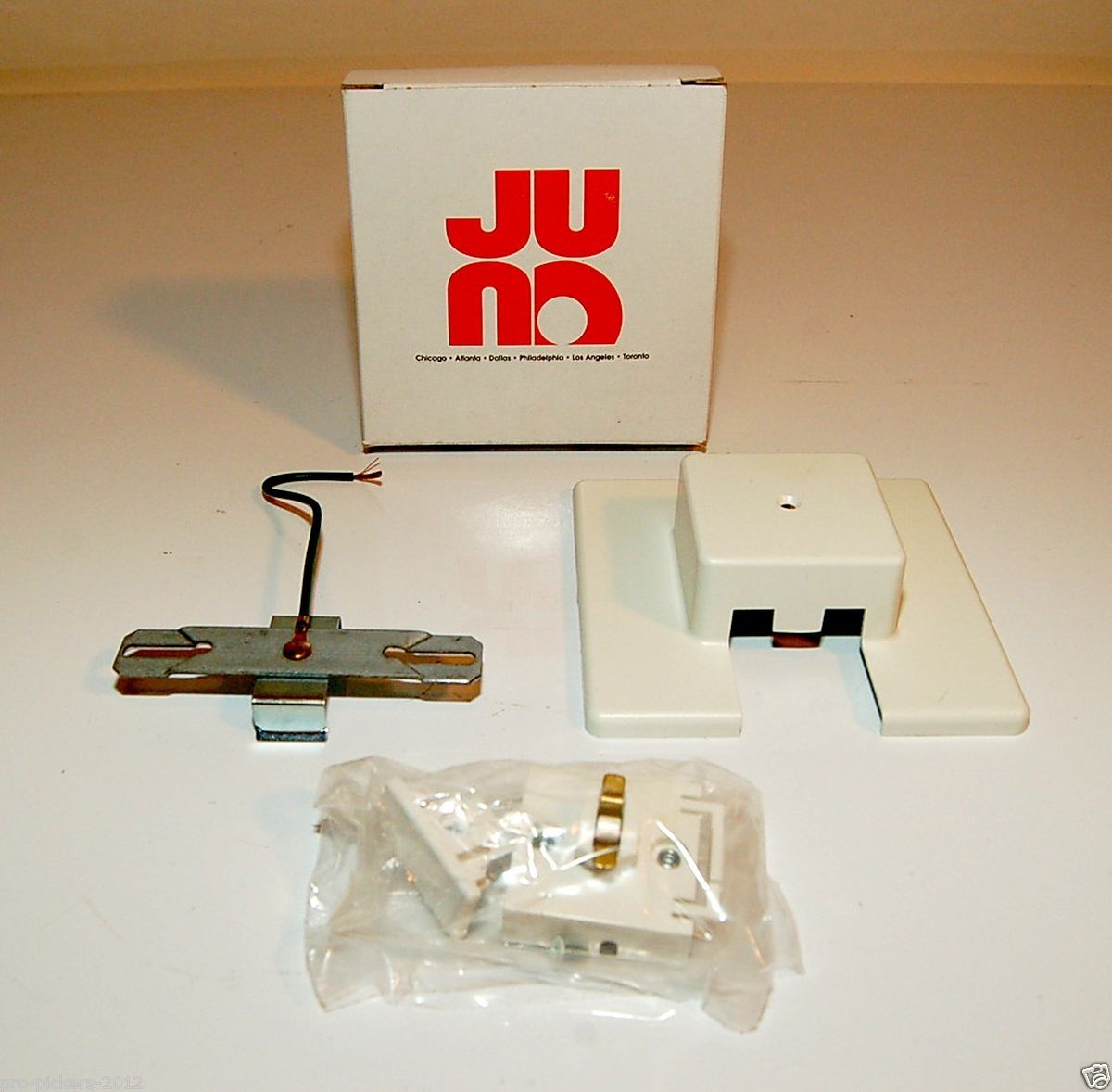 NEW JUNO T29WH WHITE TRACKMASTER FLOATING ELECTRICAL FEED FOR TRACK