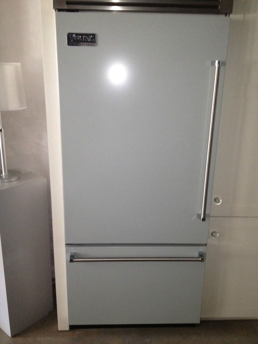 Viking Kitchen PACKAGE VCBB363 Refrigerator VGRT3024B Rangetop