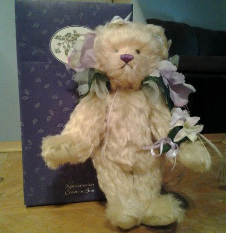 Knickerbocker Fleurette Bear