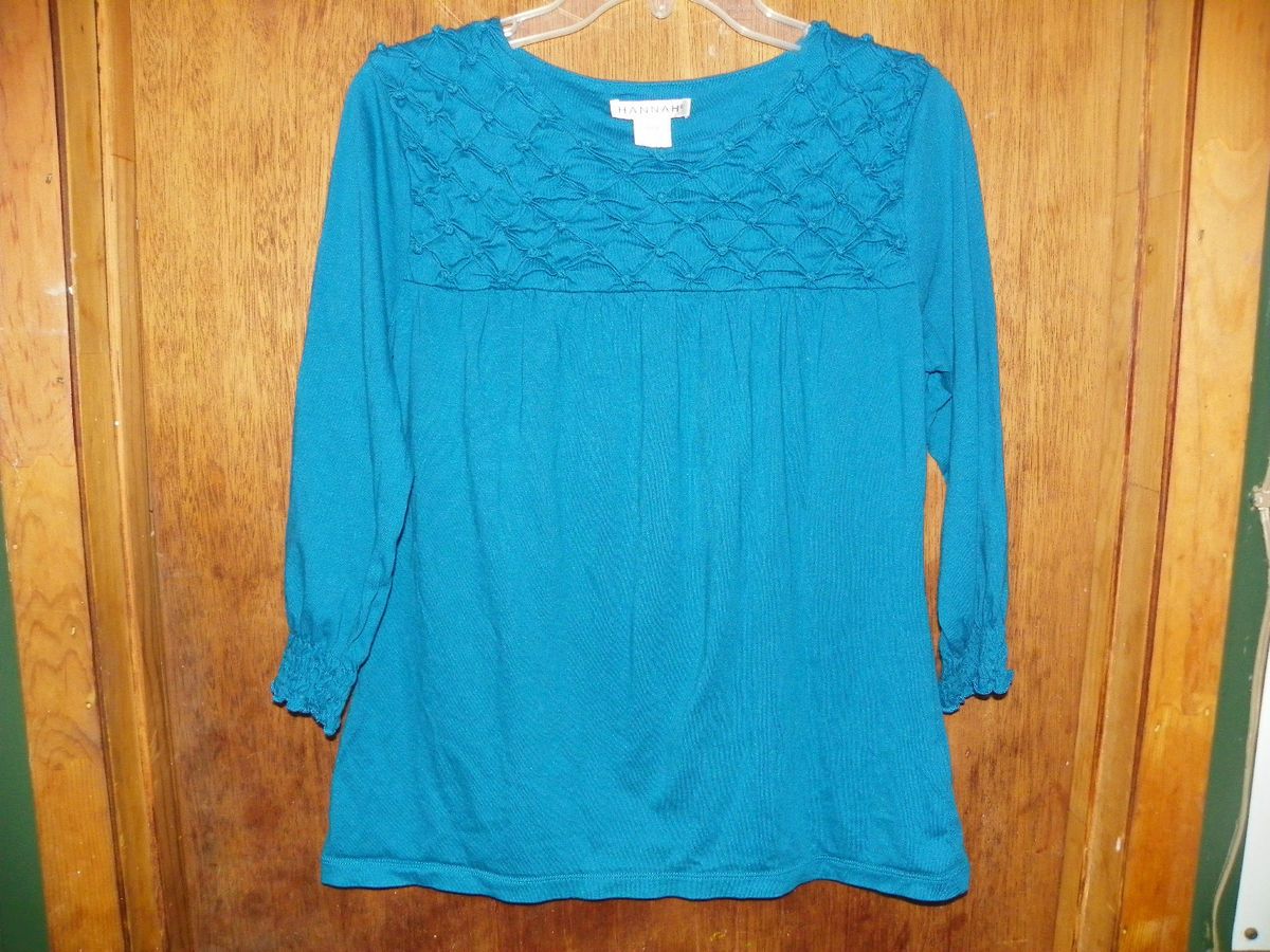 Beautiful Ladies Winter Top Size Small
