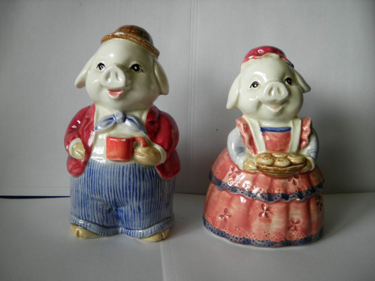 Vintage Salt and Pepper Shakers  Pigs 