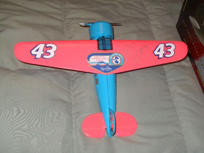 1932 Lockheed Vega Plane RC Richard Petty Autograph