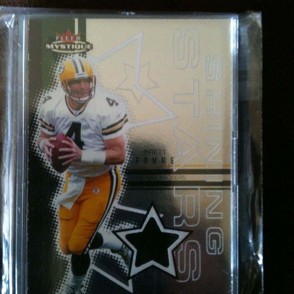 2003 Brett Favre Fleer Mystique Shining Stars Jersey 17 25