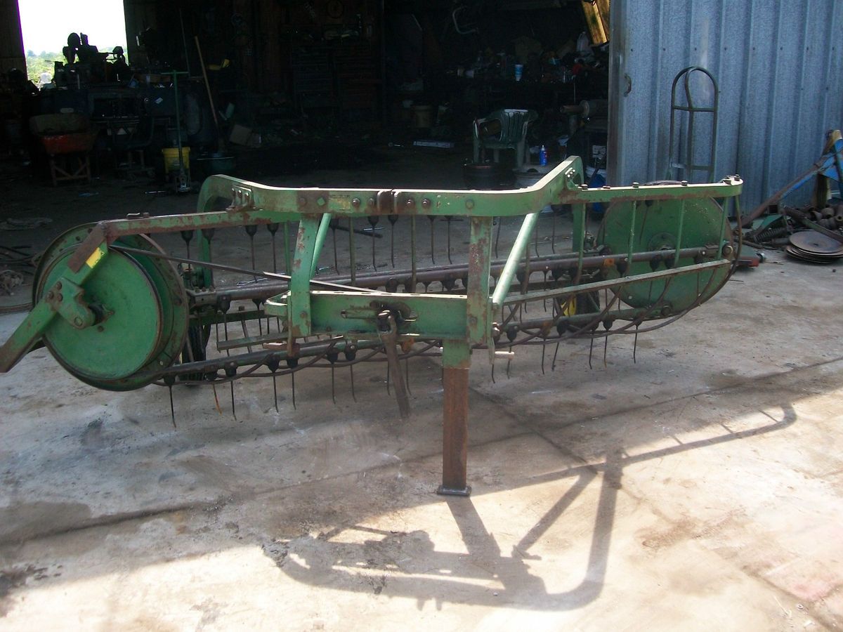 John Deere 350A 3pt Hay Rake 