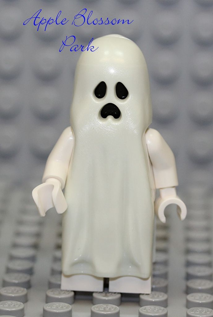 NEW Lego Glow in Dark GHOST MINIFIG & SHROUD   Monster Fighters