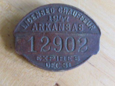 1947 STATE OF ARKANSAS LICENSED CHAUFFEUR TRUCK DRIVER BADGE PIN TAG