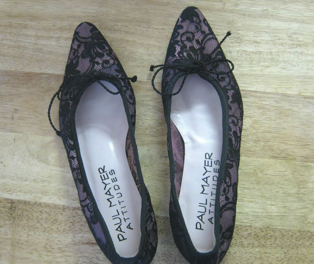 Paul Mayer Attitudes Black & Pink Lace Flats Size 7B EUC